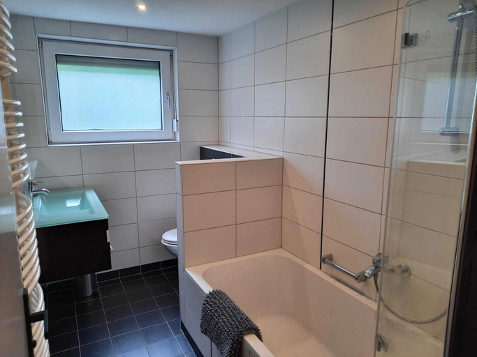 Bathroom 3, Ferienwohnung in der Nahe von Willingen, Waldeck-Frankenberg