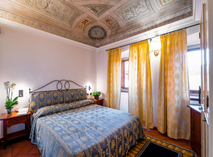Bedroom 4, Albergo Falterona, Arezzo