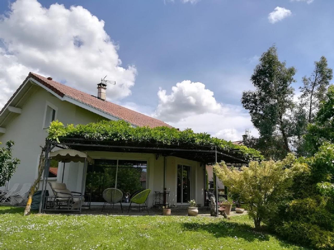 130 m2 Maison Entierement pour vous ! Calme et activites, Isère