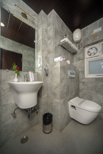Bathroom 5, Hotel Regency, Varanasi