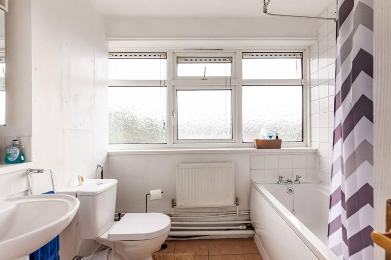 Bathroom, Spacious Home by Lee Valley Rafting Waltham Cross, Hertfordshire