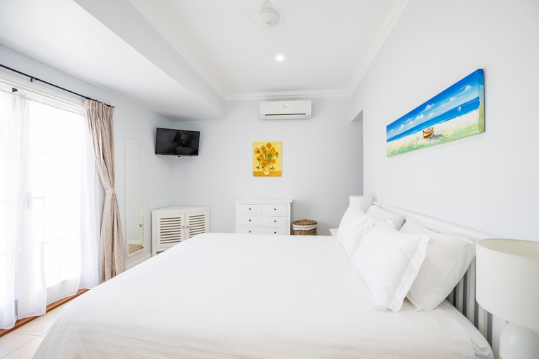 Bedroom, Kernow - Minimum age 18, Charters Towers