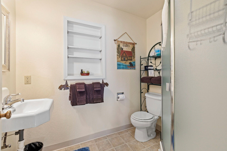 Bathroom 3, Mother Nature's Inn, Placer