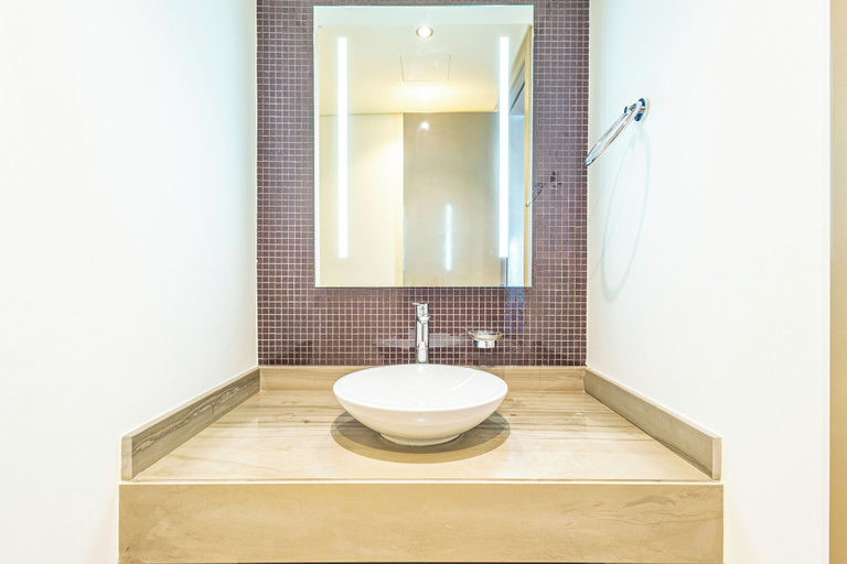 Bathroom 3, SuperHost - Dubai Dreaming Stylish 1BR, DAMAC Towers Paramount, Dubai