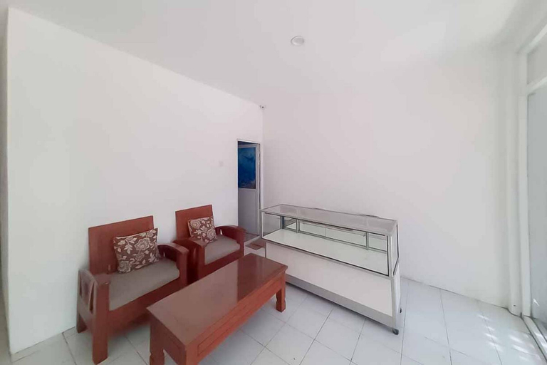 Others 5, RedDoorz near Alun Alun Kota Serang, Serang