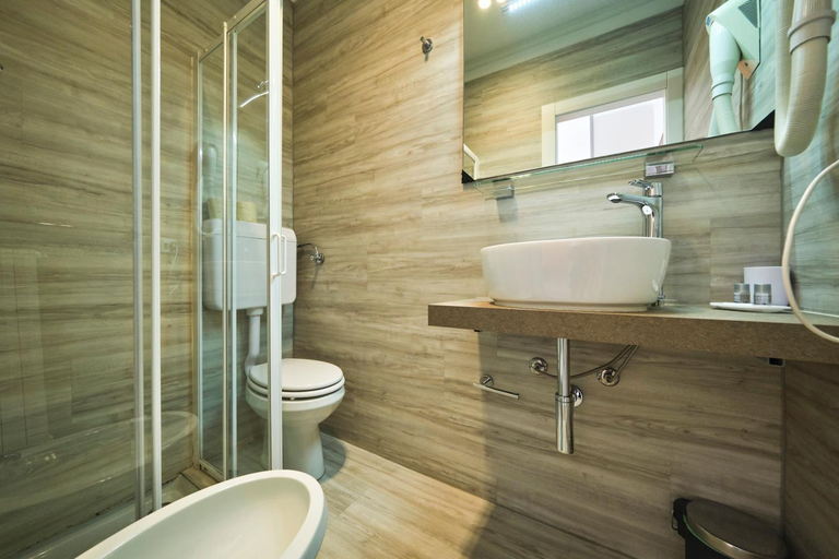 Bathroom 4, HOTEL VITTORIA, Brescia