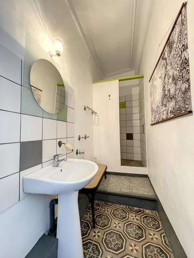 Bathroom, L'Oiseau Bleu PEACOCK, Aude