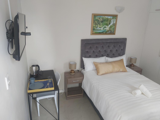 Others 3, izuba Lodge, City of Cape Town