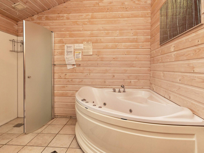 Bathroom 3, 5 Star Holiday Home in Thisted, Thisted