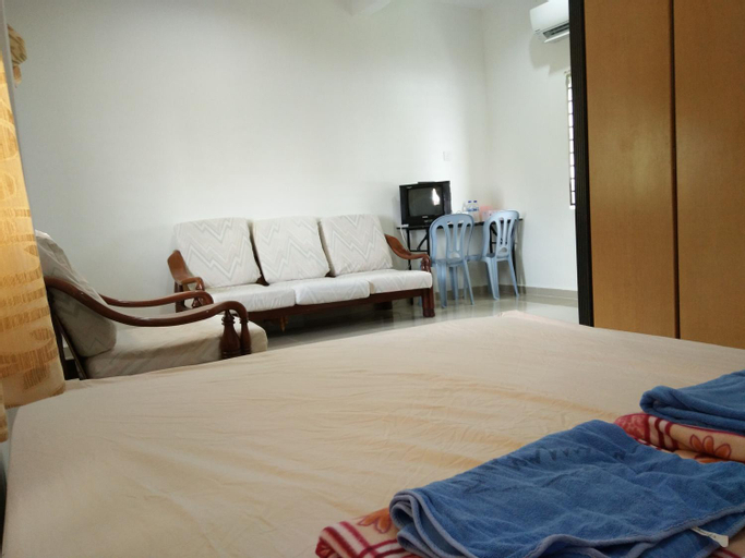Bedroom 2, Harum Manis Country House, Perlis