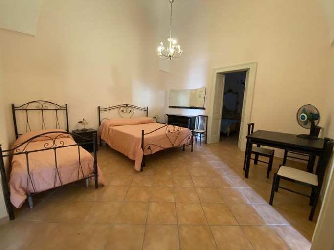 Others 4, Casa del Nonno Toto, Lecce