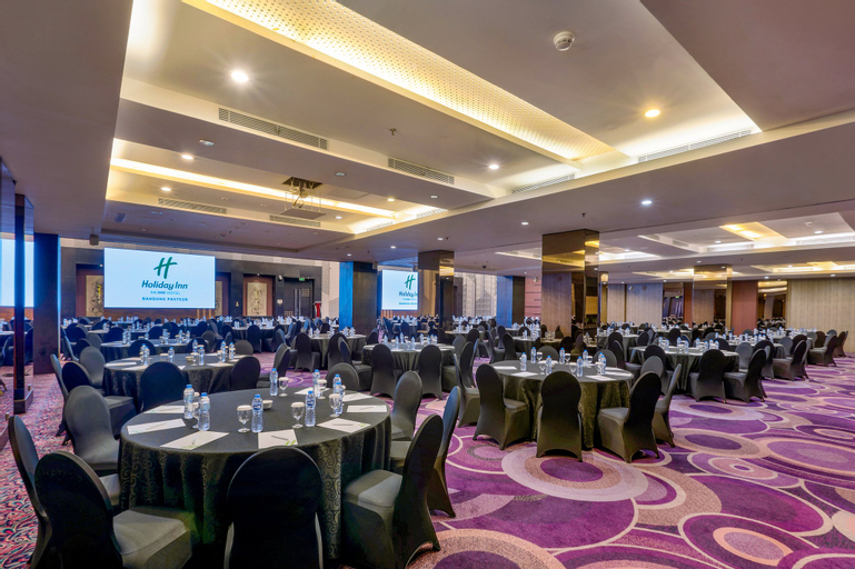 Business Facilities 18