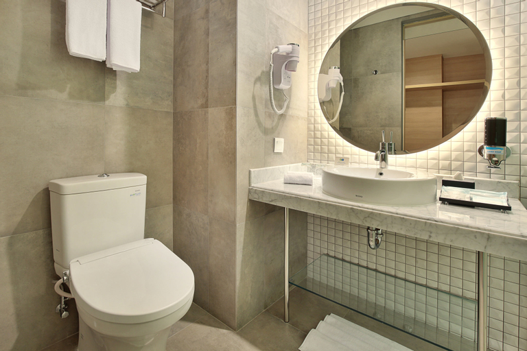 Bathroom 10
