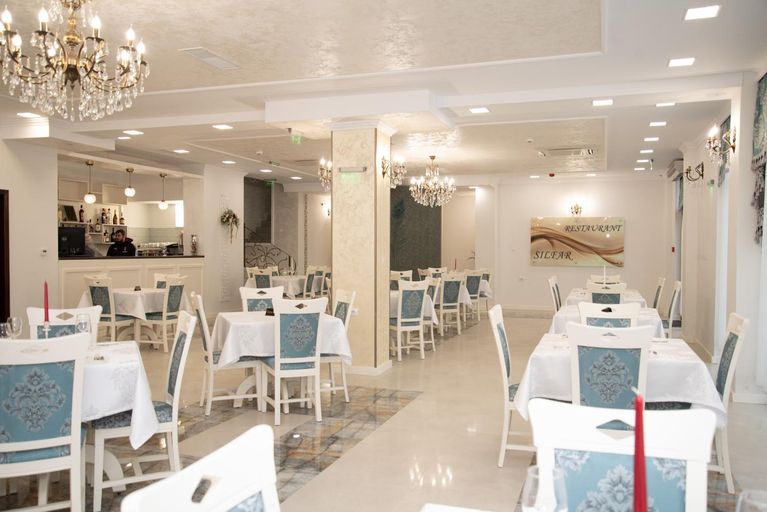Food & Drinks, VILA SILFAR, Macin