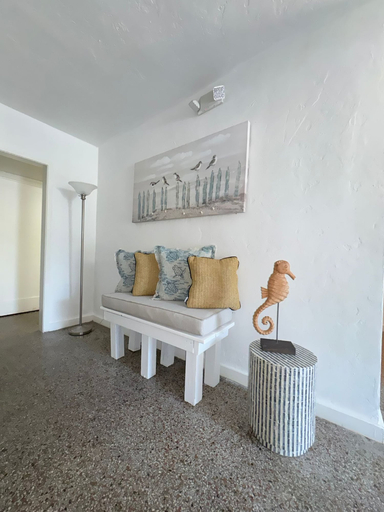 Others 5, La Mare, Broward