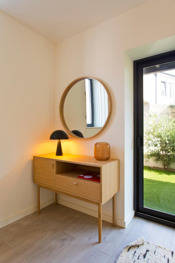 Others 5, Zen Garden Studio A, Porto