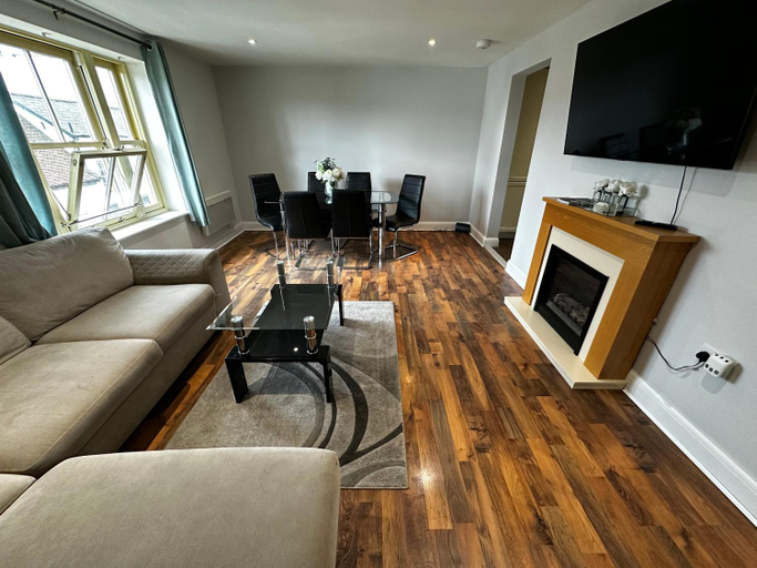 Others 5, Two Bedroom Flat Town Centre Colchester, Essex