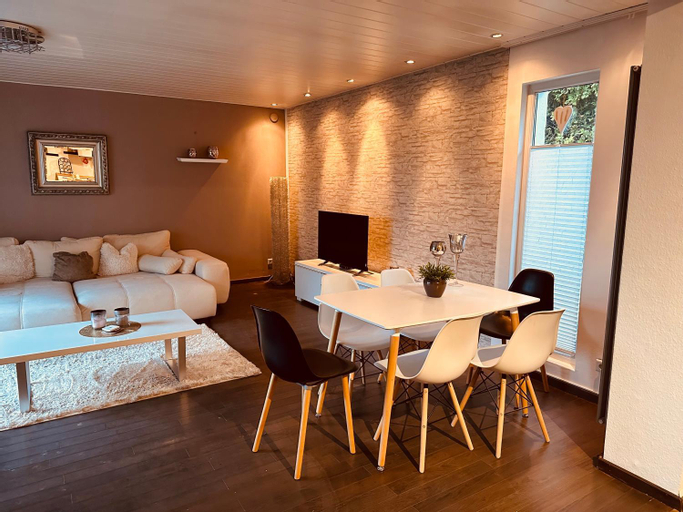 Dining Room 4