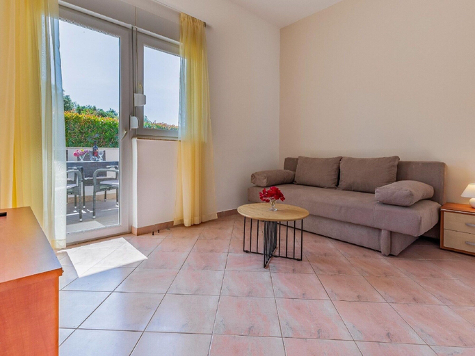 Others 4, Inviting Apartment in Banjole near Veruda Lighthouse, Medulin