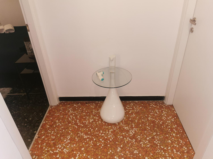 Others 5, Eco del Mare, Savona