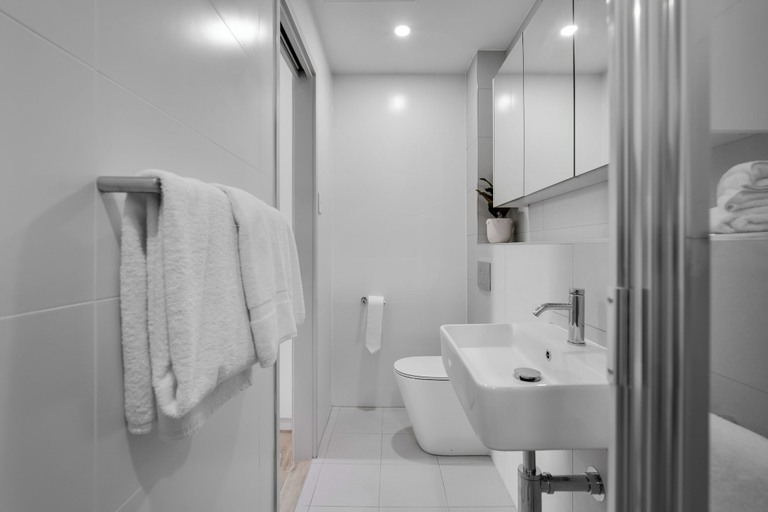 Bathroom 4, Belmoral Corporate Suites, South Townsville