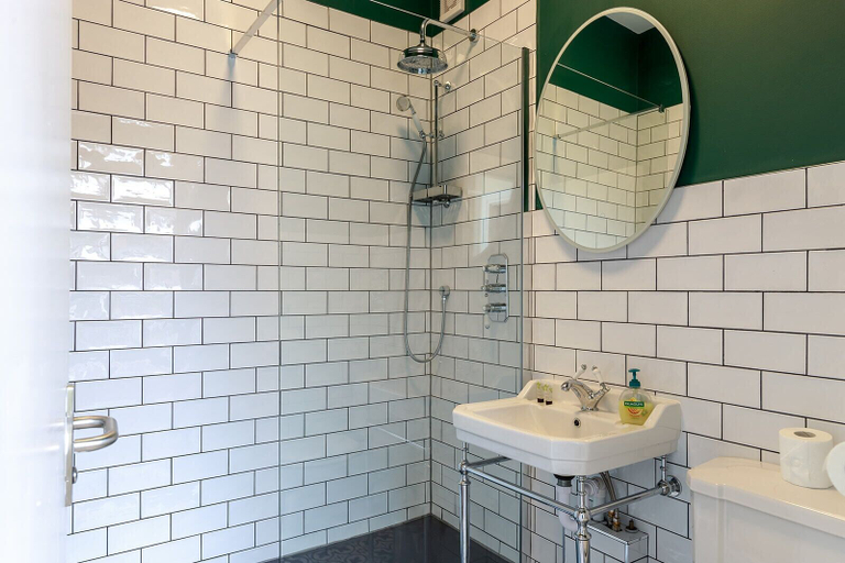 Bathroom 3, Dublin Castle Suites, Dublin
