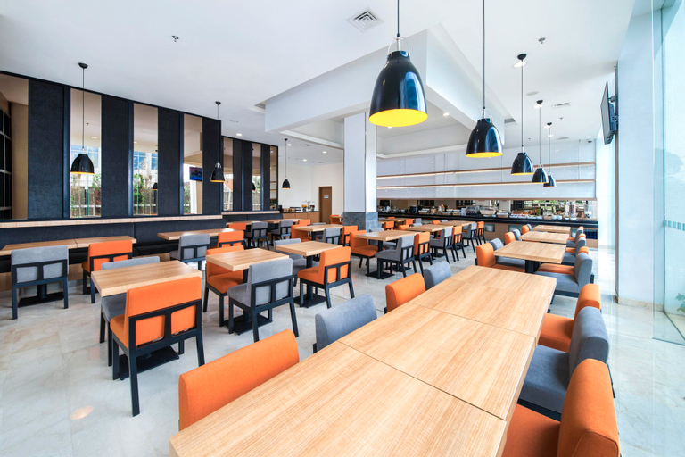 Food & Drinks 5, Holiday Inn Express Jakarta Matraman, East Jakarta