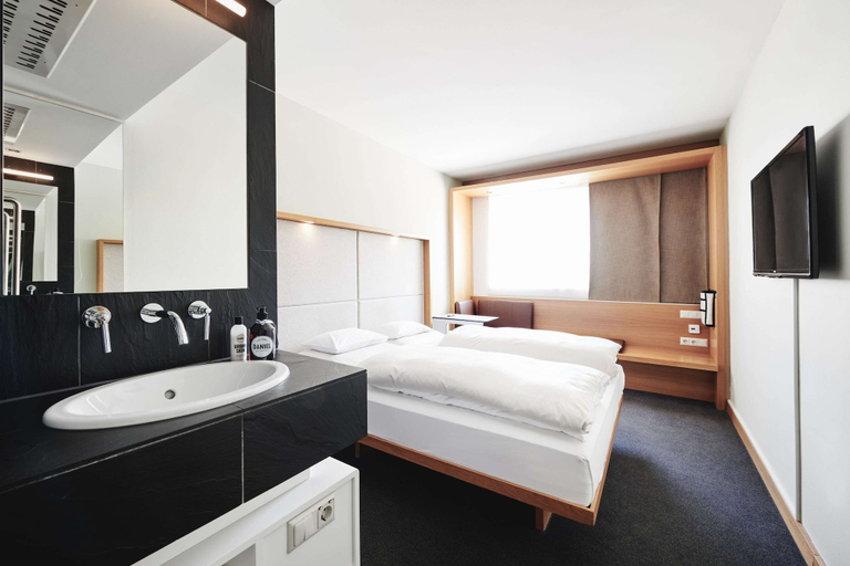 Bedroom 2, Hotel Daniel Graz, Graz