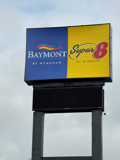 Super 8 by Wyndham Corpus Christi Airport, Nueces