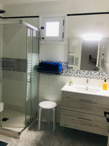 Bathroom 4, Luna de Lobos, Las Palmas