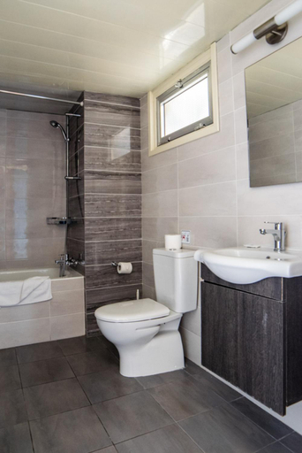 Bathroom 3, Helios Bay Hotel and Suites