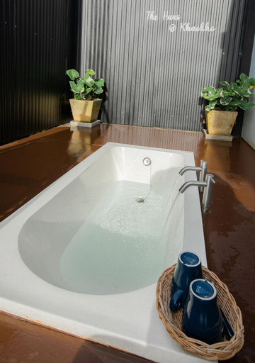 Bathroom 11