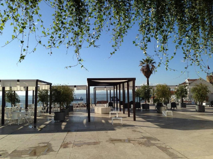 Food & Drinks 5, Portas do Teatro Apartments, Lisbon