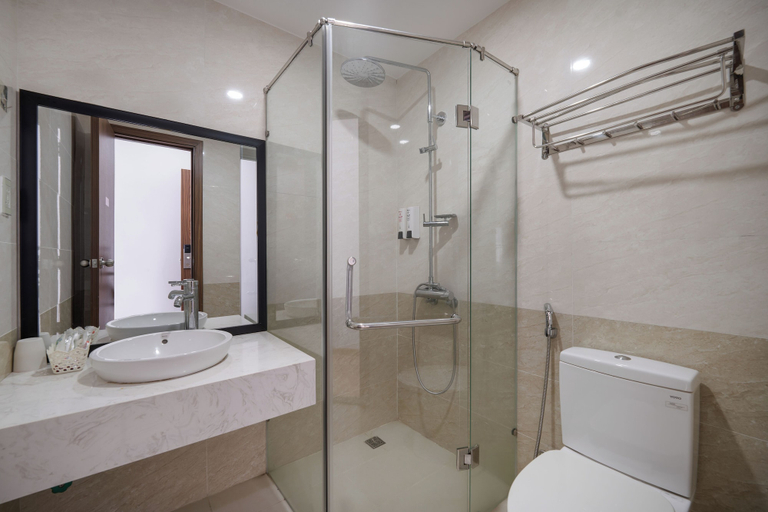 Bathroom 3, S HOTEL BEACH DA NANG, Da Nang