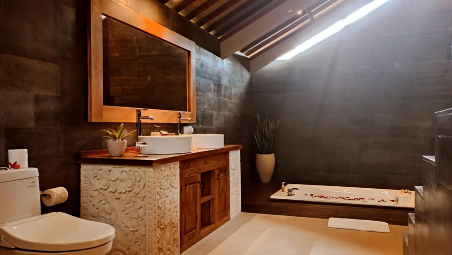 Bathroom 20