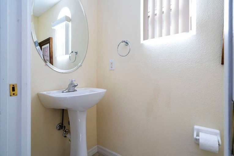 Bathroom 4, Marvelous 4Bd Close to Disney w/ Pool at 313 Tuscan Hills, Polk