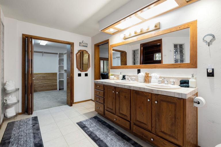 Bathroom 4, Coy, Coconino
