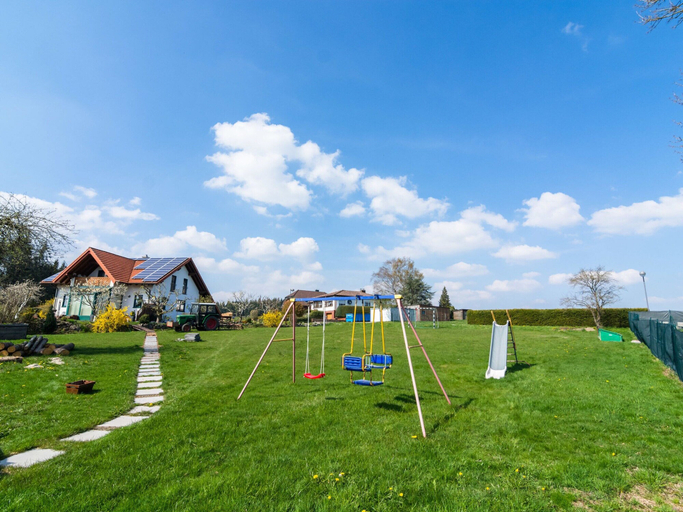 Others 5, Holiday Home With Terrace Near Volcanic Lakes, Vulkaneifel