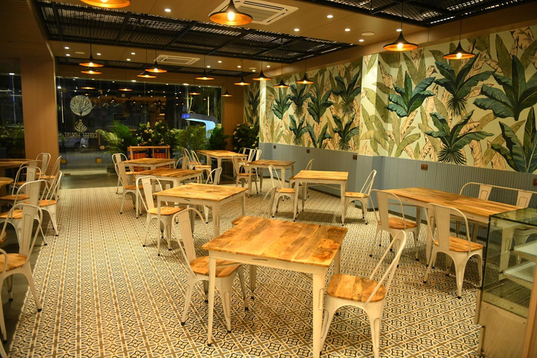 Food & Drinks 4, Hotel Blueivy, Anand
