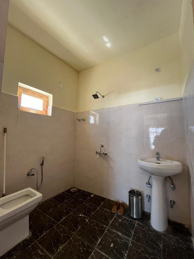 Bathroom 4, Kailash House - Tsomoriri Lake, Leh