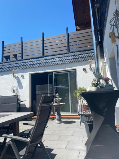 Exterior & Views 1, 4 Zimmer 11 Personen Wohnung Garten Terrasse Grill 2 Badezimmer, Wuppertal