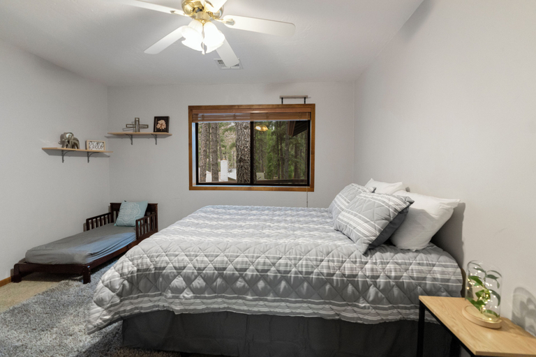 Bedroom 3, Coy, Coconino