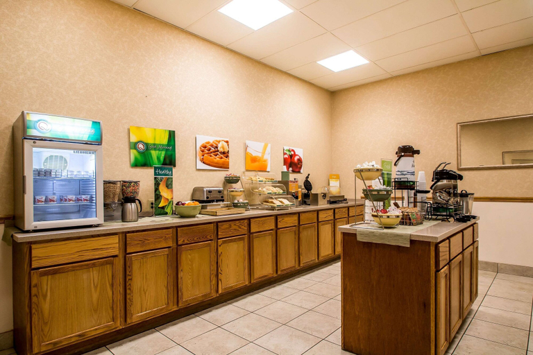 Food & Drinks 5, Quality Inn Morris I-80, Grundy