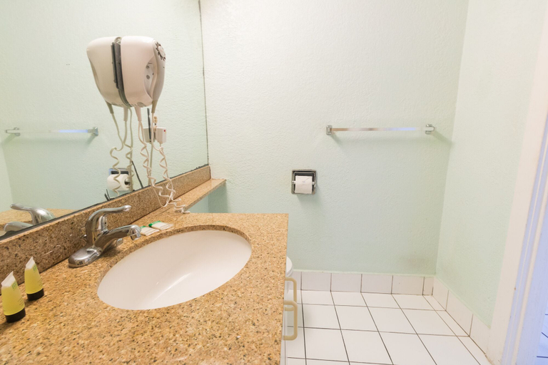Bathroom 3, 651 Studio Apartment Hollywood Beach, Broward