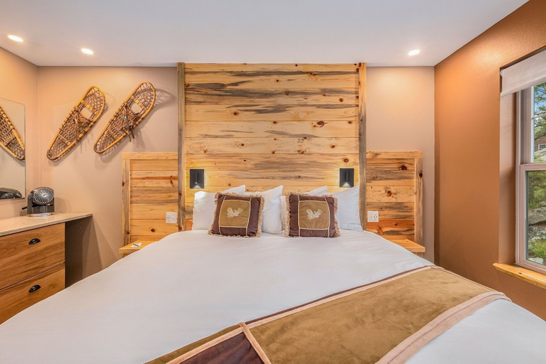 Room 3, Solitude Gem Lake 203 - Estes Park 1 Bedroom Studio by RedAwning, Larimer