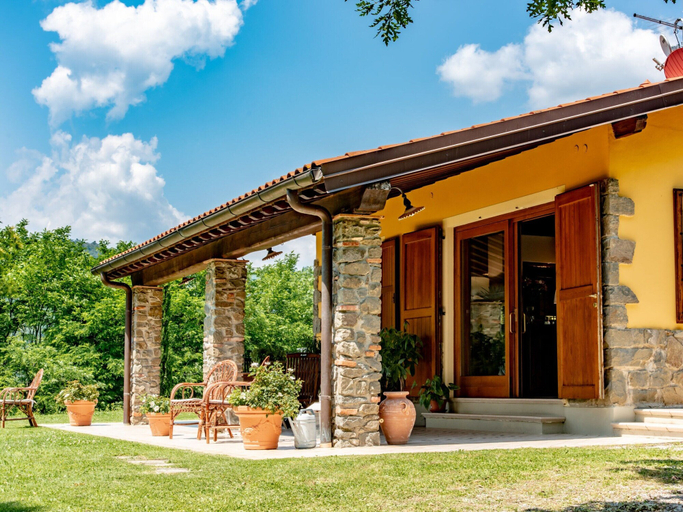 Exterior & Views 2, Cottage in Tuscany With Private Pool, Pistoia