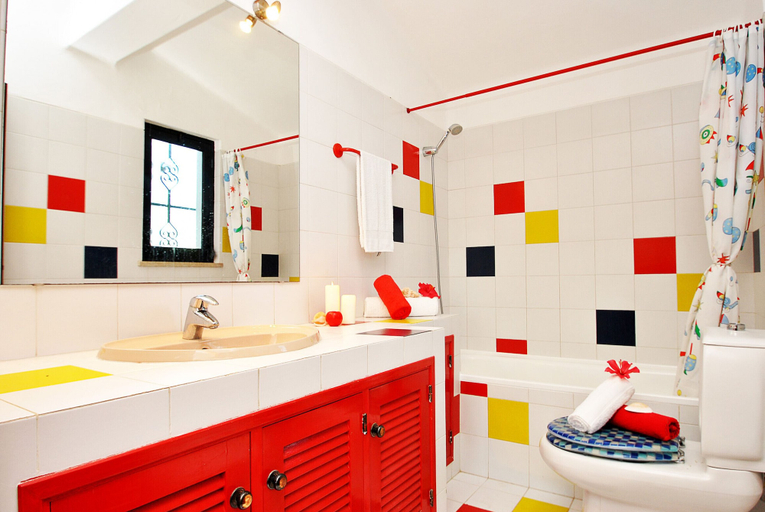 Bathroom 4, Villa Mauritius, Albufeira