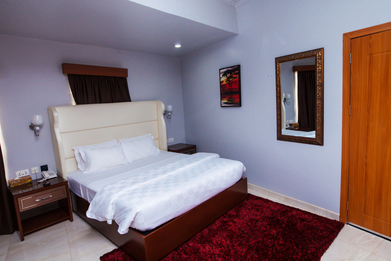 Bedroom 3, Crismon Hotel, Tema