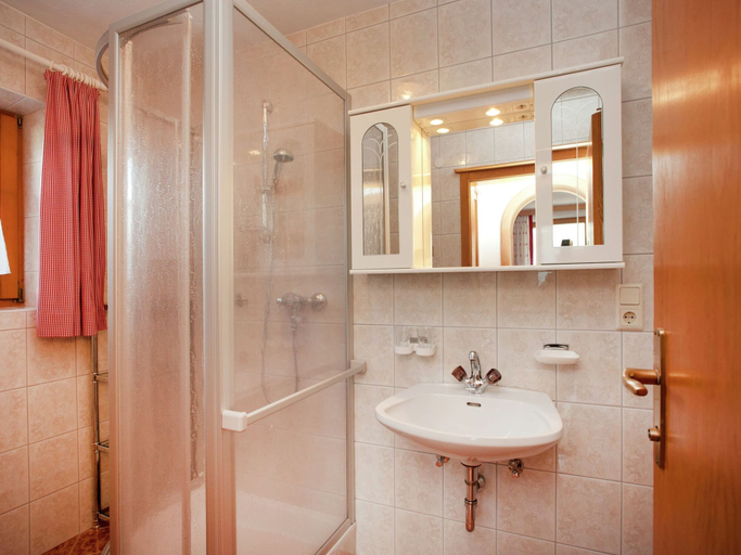 Bathroom 5, Apartment Near Zillertal ski Area, Schwaz