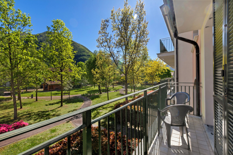 Property grounds 3, Porto Letizia Ferrara 3, Como